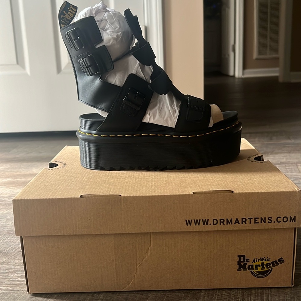 Dr. Martens Giavanna Leather Platform Gladiator Sandals, size 6, Black